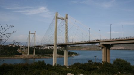 Η κρεμαστή γέφυρα της Χαλκίδας