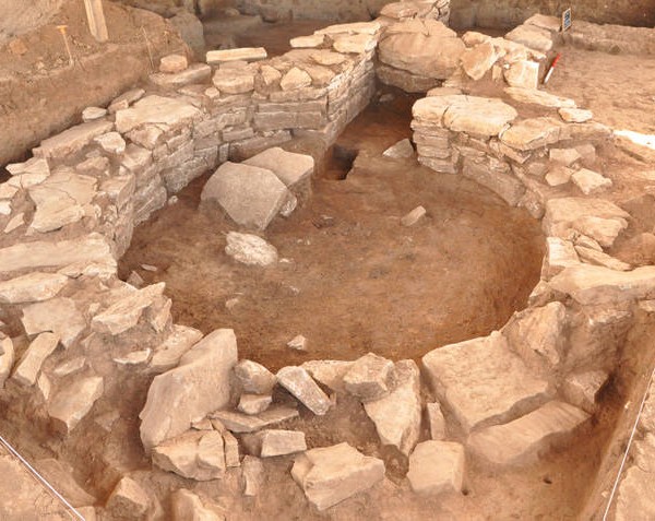 Σημαντικά Αρχαιολογικά ευρήματα στη θέση Κουτρουλού Μαγούλα της Φθιώτιδας μαρτυρούν την ύπαρξη συλλογικών κοινοτικών δομών