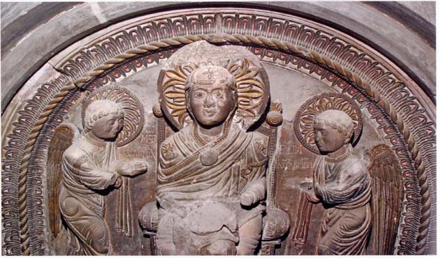 Μονή Στουντένιτσα, ναός Θεοτόκου, 1196-97, γλυπτός διάκοσμος, Παναγία με σεβίζοντες αγγέλους