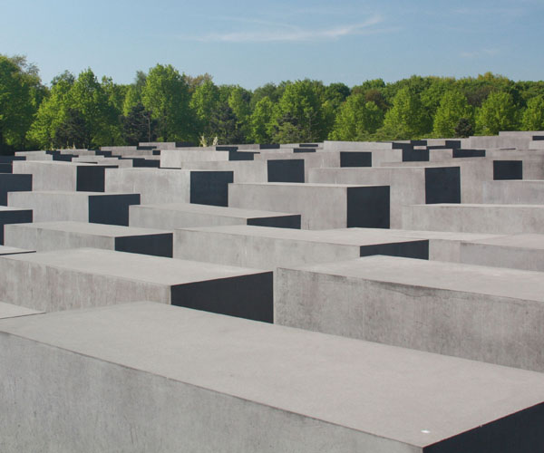 Παγκόσμια ημέρα μνήμης για το Ολοκαύτωμα: «και ιδών αντιπαρήλθε»;