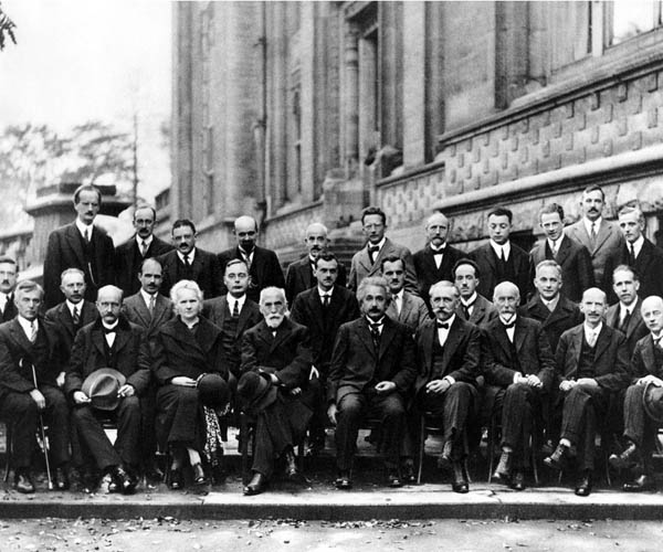 Επιστημονικές Επαναστάσεις, Φυσική, Βαϊμάρη και Αϊνστάιν