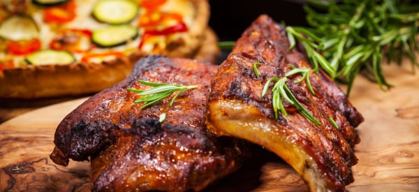 BBQ spare ribs with herbs