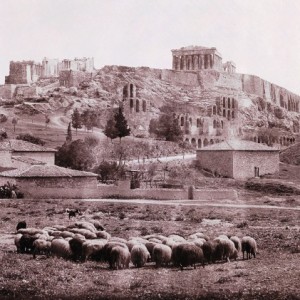 Άνθρωποι στα υπέροχα ερείπια των Αθηνών, από τον 19ο στον 20ό αιώνα.