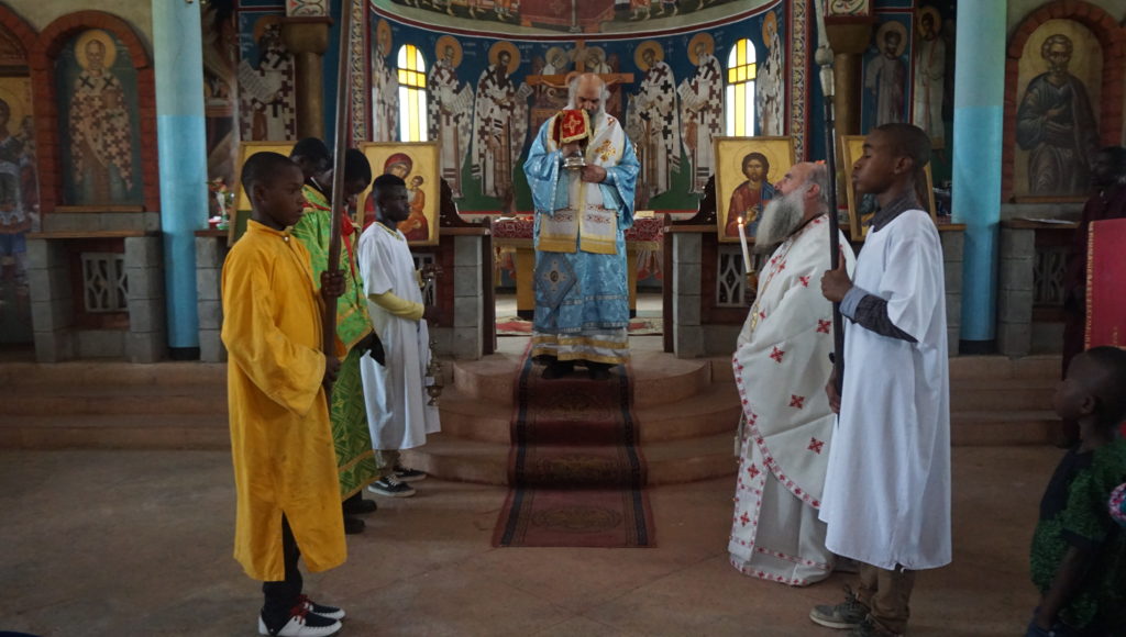 Η ποιμαντική διακονία στην Αφρική – Αρχιερατική θ. Λειτουργία Μητροπολίτου Κινσάσα