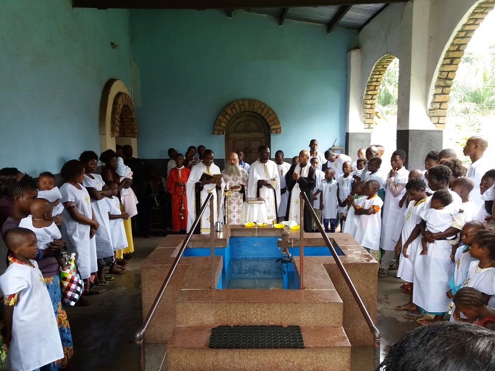 Βαπτίσεις στην Β΄ Μητροπολιτική Περιφέρεια της Ιεράς Μητροπόλεως Κινσάσα