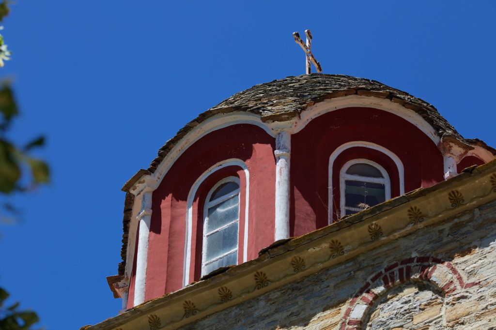 Άγιον Όρος: Ιερά Μονή Κωνσταμονίτου, φθάνοντας στο Μοναστήρι