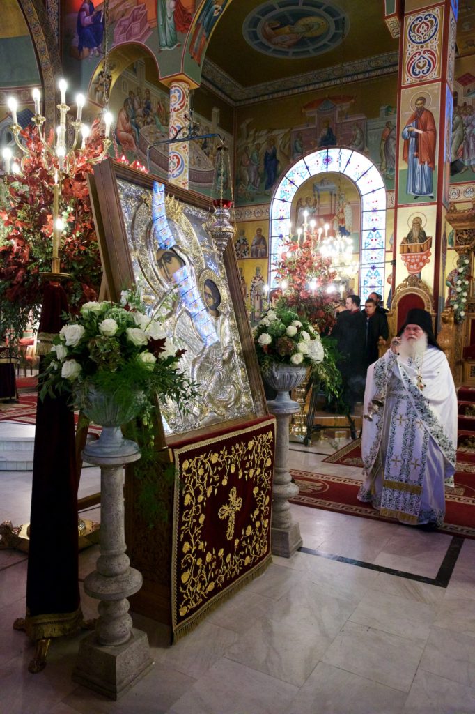 Θεία Λειτουργία με τον Γέροντα Εφραίμ Βατοπαιδινό ενώπιον της Αγίας Ζώνης στον Εύοσμο Θεσσαλονίκης