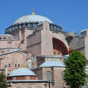 Απόδοση τιμής στις Θείες Ενέργειες και Ναοί αφιερωμένοι σε αυτές στην Κωνσταντινούπολη