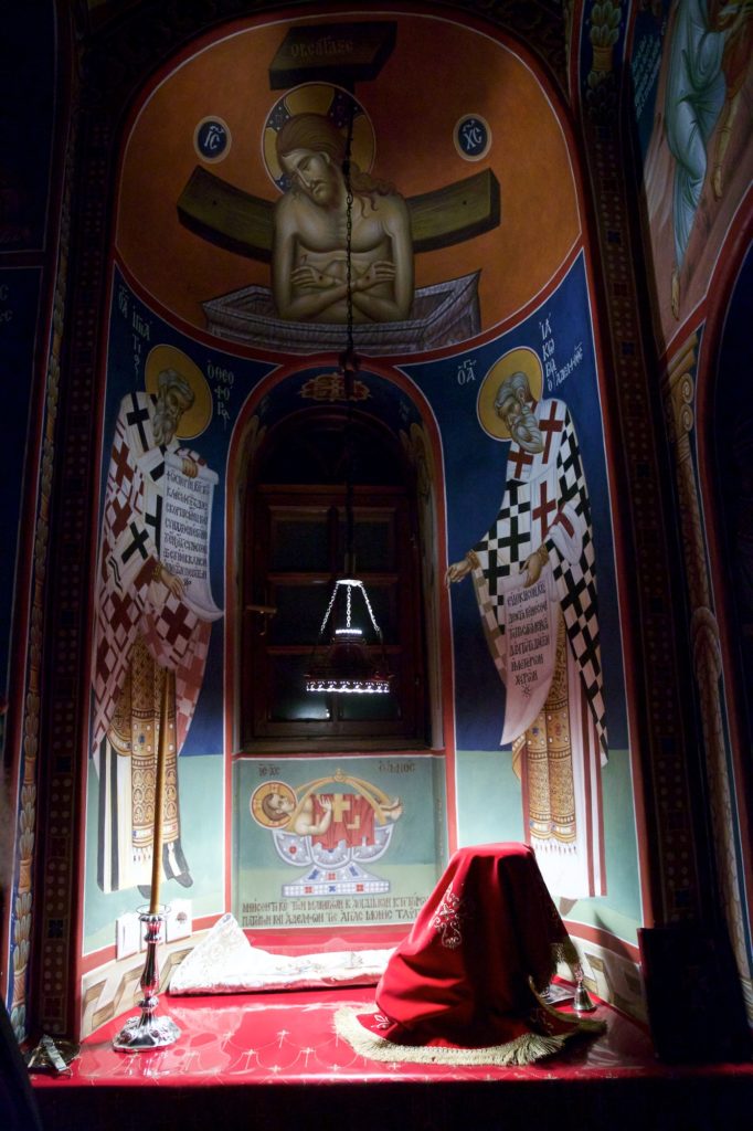 Μέγας αρχιερατικός εσπερινός στο επιβλητικό μοναστήρι του Άθωνα, τη Σιμωνόπετρα