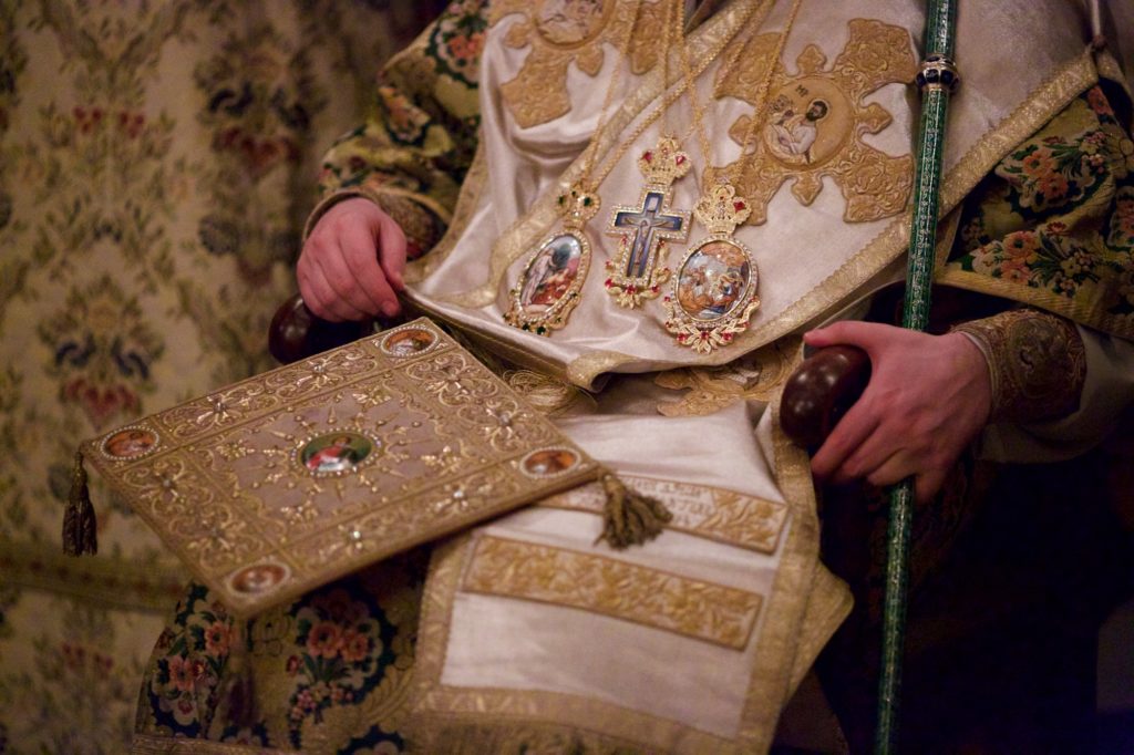 Ιερά Μονή Σίμωνος Πέτρας. Αρχιερατική Θεία Λειτουργία επί τη εορτή του αγίου Σίμωνος, κτήτορος της Μονής