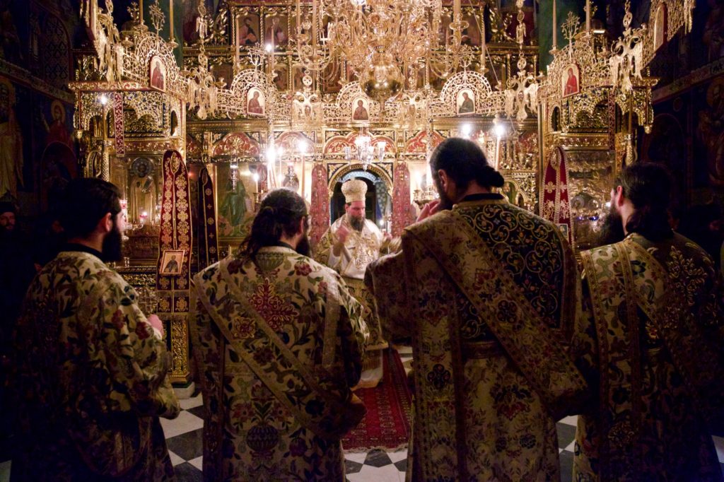 Ιερά Μονή Σίμωνος Πέτρας. Αρχιερατική Θεία Λειτουργία επί τη εορτή του αγίου Σίμωνος, κτήτορος της Μονής