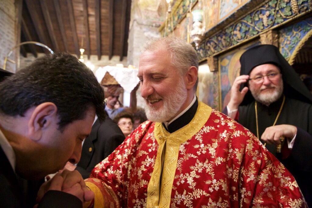 Ο Αρχιεπίσκοπος Αμερικής κ. Ελπιδοφόρος Κυριακή της Πεντηκοστής στην Μονή Βλατάδων