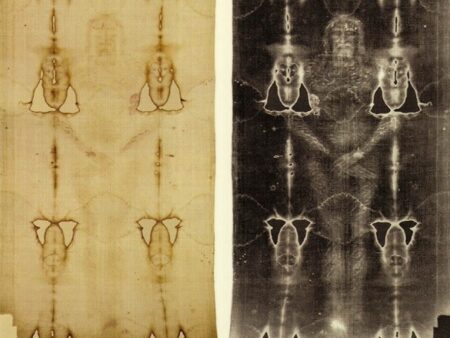 Πώς αποτυπώθηκαν το ανθρώπινο σώμα και τα σημάδια-κηλίδες επάνω στη Σινδόνη του Τορίνο;