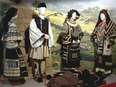 Μόνιμη Έκθεση: «Παραδοσιακές Φορεσιές Μακεδονίας – Θράκης 1860-1960» (μέρος β’)