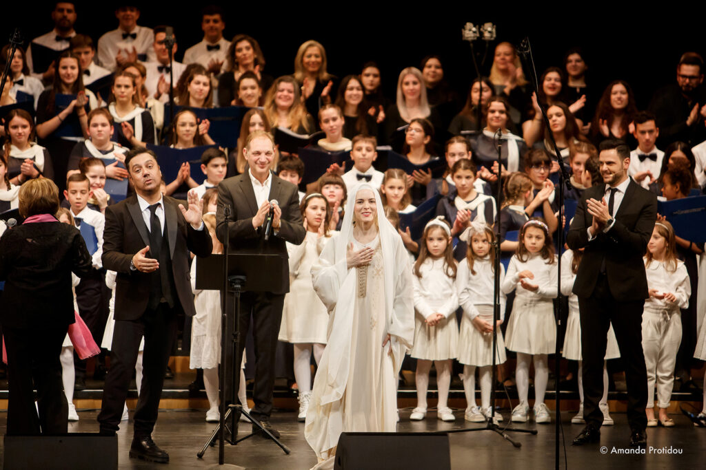 Μεγαλειώδεις στιγμές στο Μέγαρο Μουσικής Θεσσαλονίκης-Ορατόριο «Παναγία η Μητέρα του Φωτός»